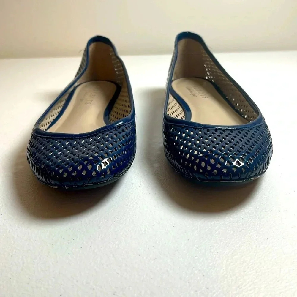 Talbots Navy Laser Cut Leather Flats Size 7.5 AA